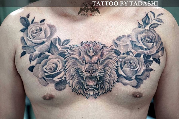 hình xăm hoa hồng ở ngực cho nam kết hợp với sư tử