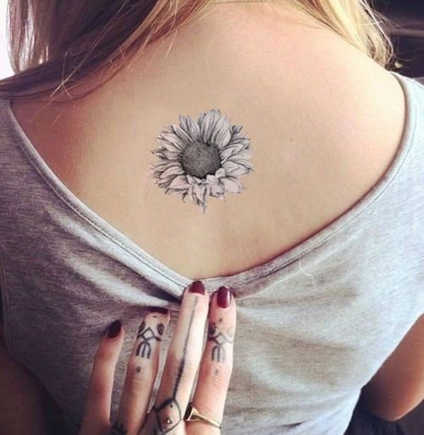 tattoo hoa hướng dương mini