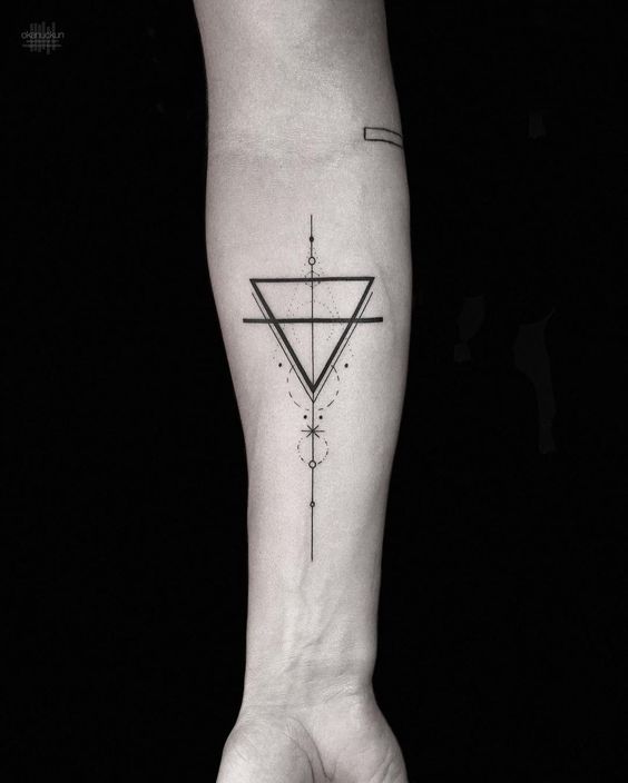Tổng hợp hình xăm tam giác cho nam nữ - Tadashi Tattoo