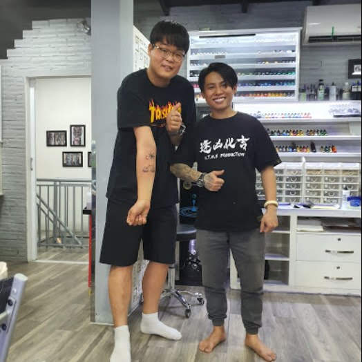 niềm nở vui vẻ tận tâm